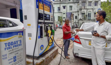 Petrol Price slashes by Rs 9.5, Diesel by Rs 7 as centre steps in to contain inflation