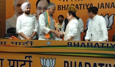 Former Congress Punjab unit chief Sunil Jakhar joins BJP.