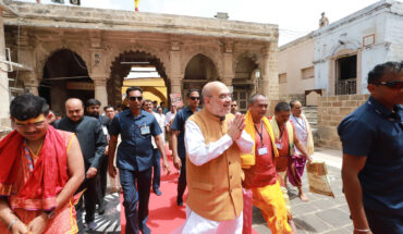 Union Home Affairs Minister Amit Shah offeres prayers at Shri Dwarkadhish Temple