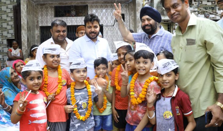 AAP candidate from Rajinder Nagar Durgesh Pathak gets overwhelming response in the constituency