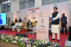 Textile industry has huge potential to generate jobs in coming years, said Union Minister of Textiles, Commerce & Industry and Consumer Affairs, Food & Public Distribution, Shri Piyush Goyal at an event in Coimbatore today. While inaugurating SIMA Texfair 2022, 13th edition in its series, an international textile machinery, spares, accessories & services exhibition conducted by The Southern India Mills’ Association (SIMA) at CODISSIA Trade Fair Complex, Coimbatore on 25th June, 2022, Shri Goyal emphasised that the Centre is promoting both cotton and man-made textile sector so that it gets larger share of world market thereby increasing jobs opportunities as well as investment.