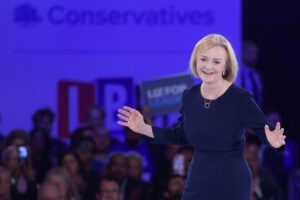 Liz Truss set for absolute victory over Rishi Sunak in UK PM race